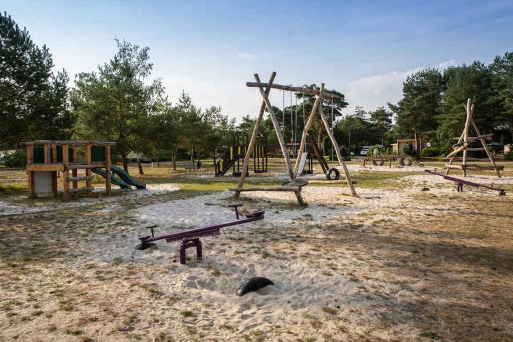 CasitaCuriosa  chalet op camping met buitenzwembad Balen Bagian luar foto