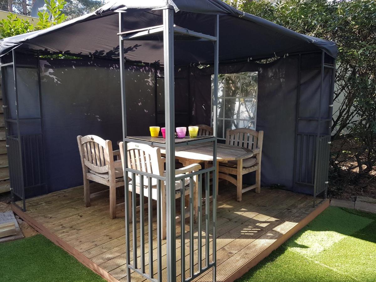 CasitaCuriosa  chalet op camping met buitenzwembad Balen Bagian luar foto