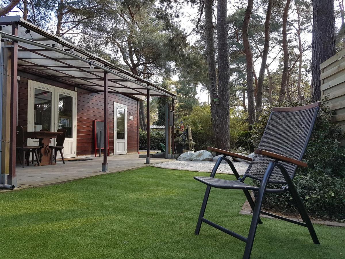 CasitaCuriosa  chalet op camping met buitenzwembad Balen Bagian luar foto