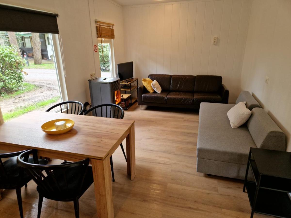 CasitaCuriosa  chalet op camping met buitenzwembad Balen Bagian luar foto