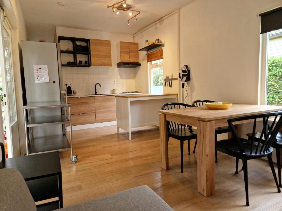 CasitaCuriosa  chalet op camping met buitenzwembad Balen Bagian luar foto