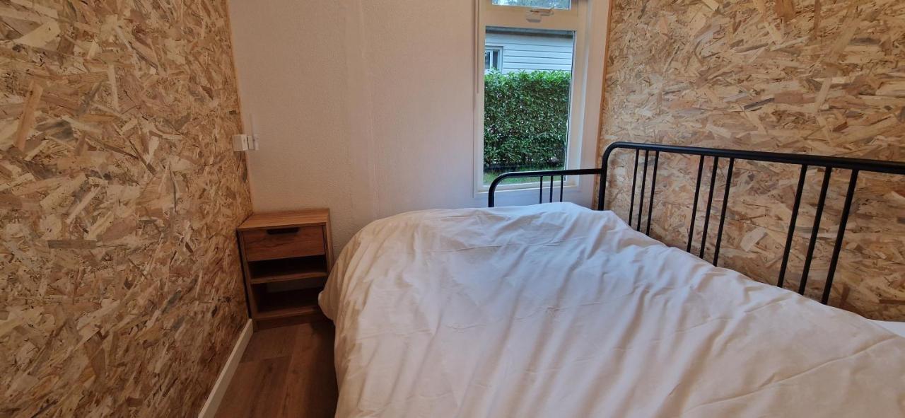 CasitaCuriosa  chalet op camping met buitenzwembad Balen Bagian luar foto