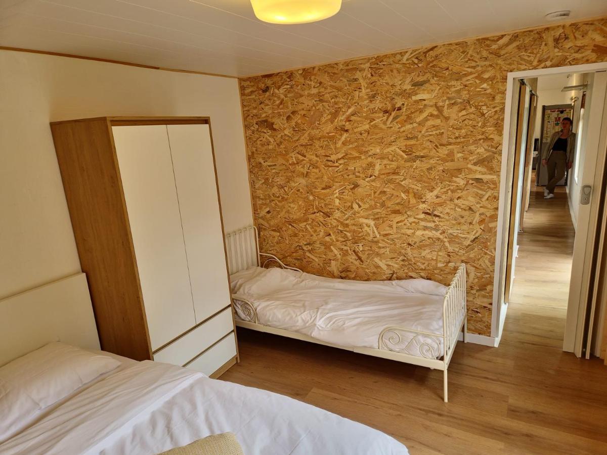 CasitaCuriosa  chalet op camping met buitenzwembad Balen Bagian luar foto