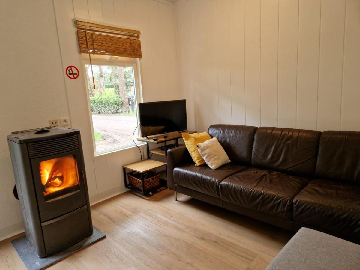 CasitaCuriosa  chalet op camping met buitenzwembad Balen Bagian luar foto